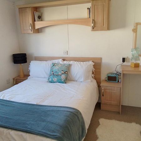 Private Caravan Situated At Parkdean Holiday Resort St Margaret'S At Cliffe Number 18 Екстериор снимка