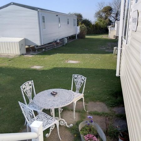 Private Caravan Situated At Parkdean Holiday Resort St Margaret'S At Cliffe Number 18 Екстериор снимка