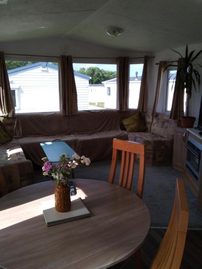 Private Caravan Situated At Parkdean Holiday Resort St Margaret'S At Cliffe Number 18 Екстериор снимка