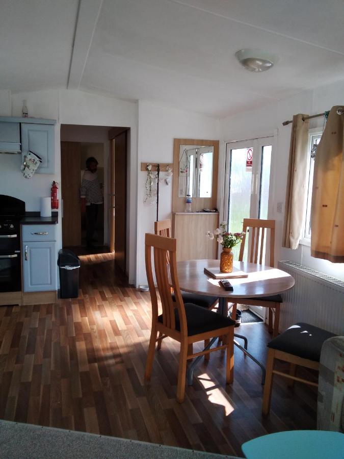 Private Caravan Situated At Parkdean Holiday Resort St Margaret'S At Cliffe Number 18 Екстериор снимка