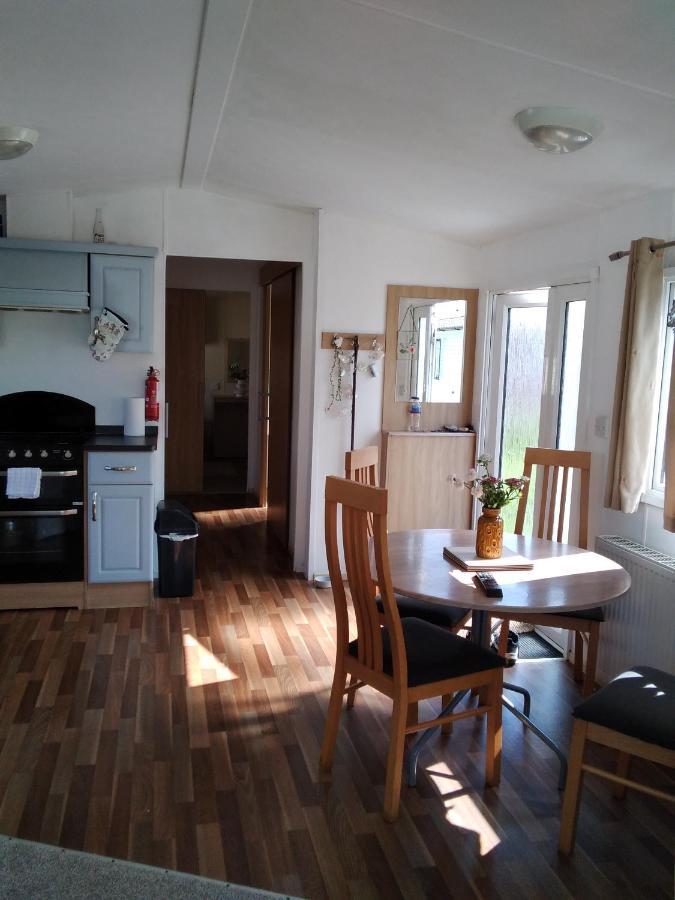Private Caravan Situated At Parkdean Holiday Resort St Margaret'S At Cliffe Number 18 Екстериор снимка