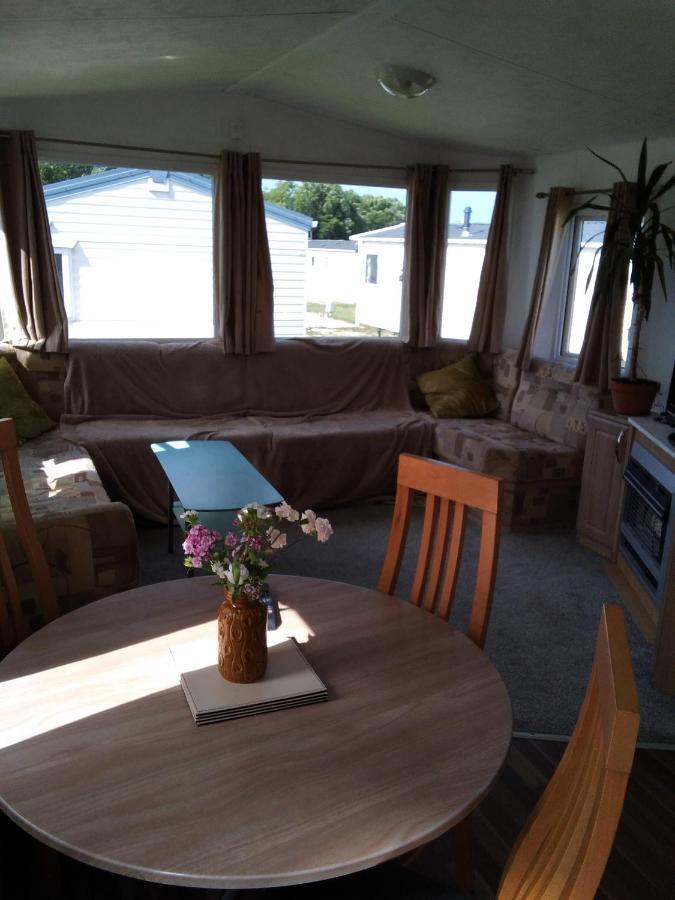 Private Caravan Situated At Parkdean Holiday Resort St Margaret'S At Cliffe Number 18 Екстериор снимка