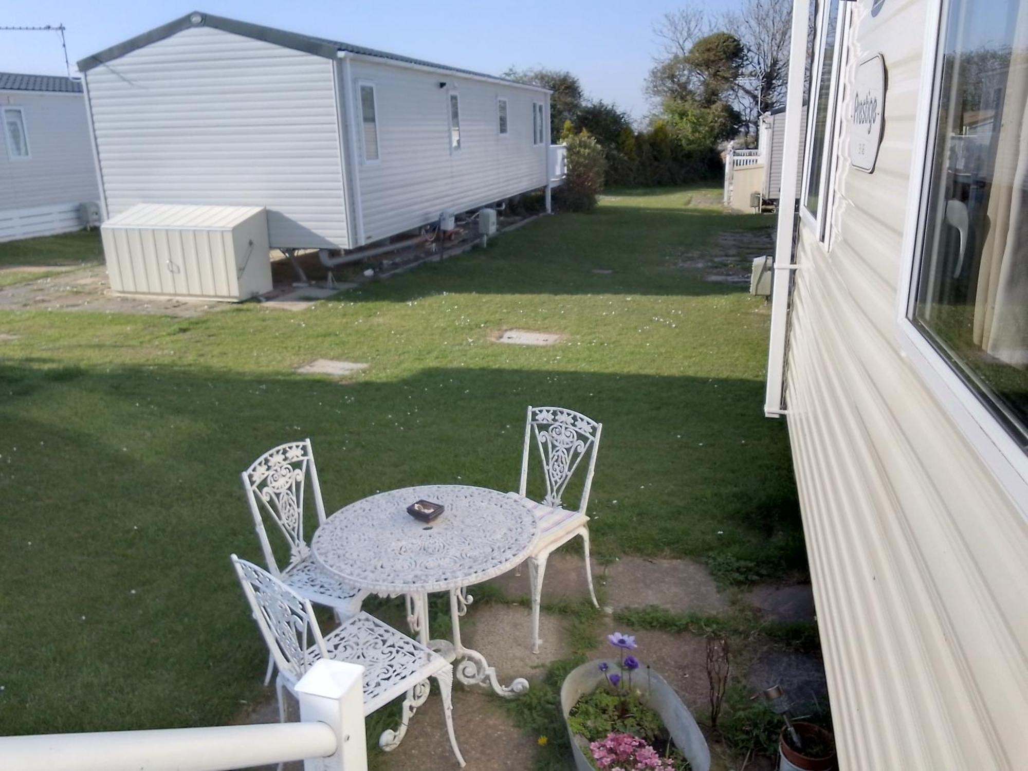 Private Caravan Situated At Parkdean Holiday Resort St Margaret'S At Cliffe Number 18 Екстериор снимка